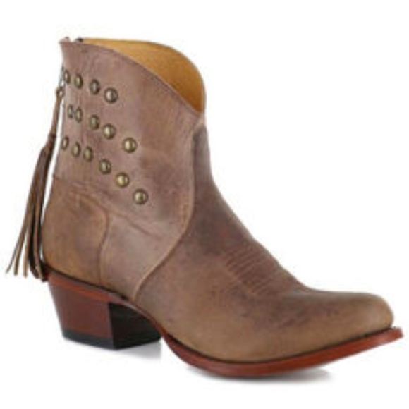 Shyanne Shoes - HP🎉Shyanne western leather ankle boot